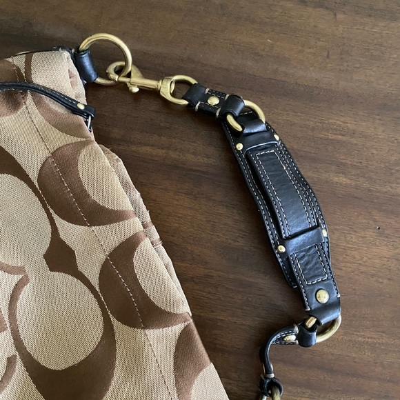 Authentic Coach Medium Shoulder Bag - Picture 5 of 7